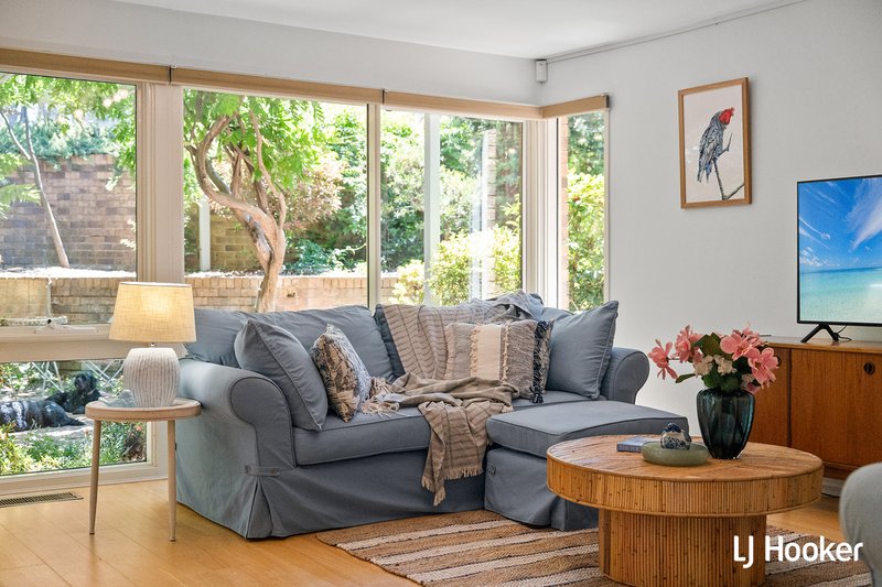 Photo - 70 Jaeger Circuit, Bruce ACT 2617 - Image 6