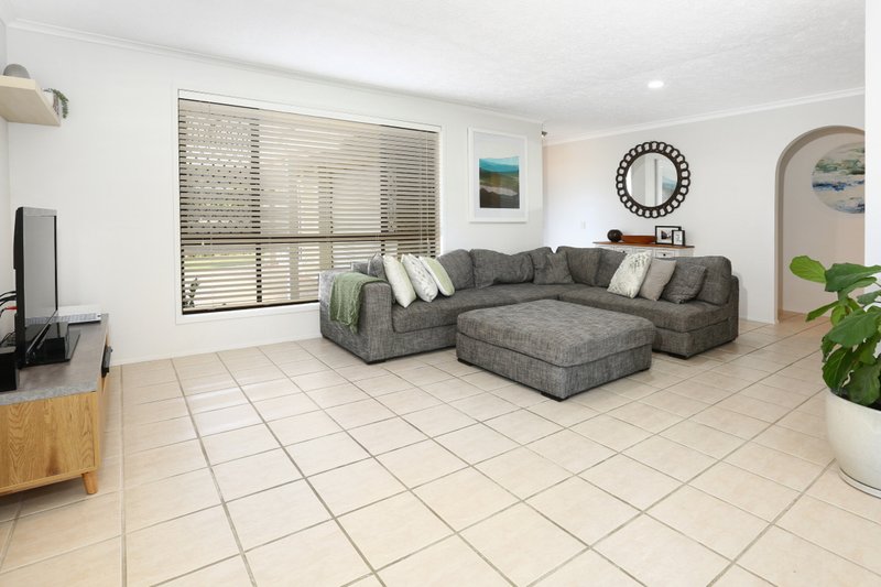 Photo - 70 Kawana Crescent, Ashmore QLD 4214 - Image 5