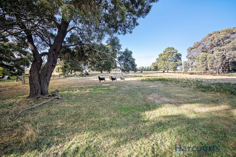 Photo - 70 Kingfisher Drive, Lal Lal VIC 3352 - Image 14