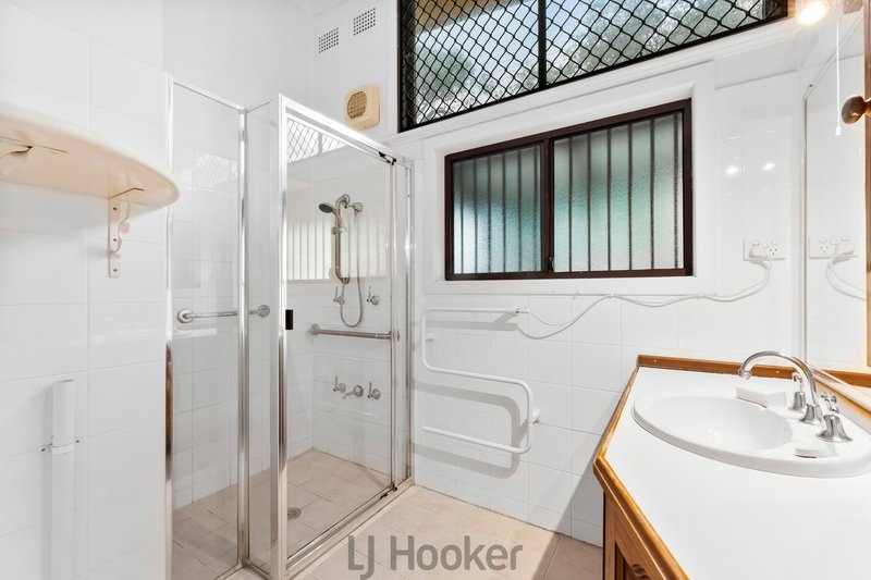 Photo - 70 Lake View Road, Kilaben Bay NSW 2283 - Image 12