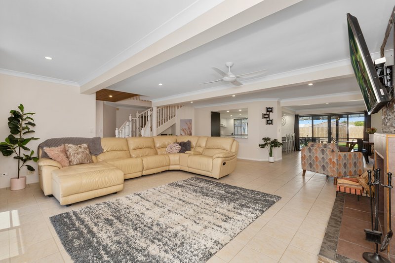 Photo - 70 Lochlomond Drive, Banora Point NSW 2486 - Image 2