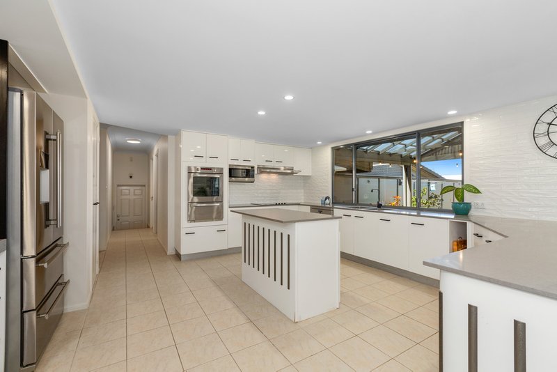 Photo - 70 Lochlomond Drive, Banora Point NSW 2486 - Image 4