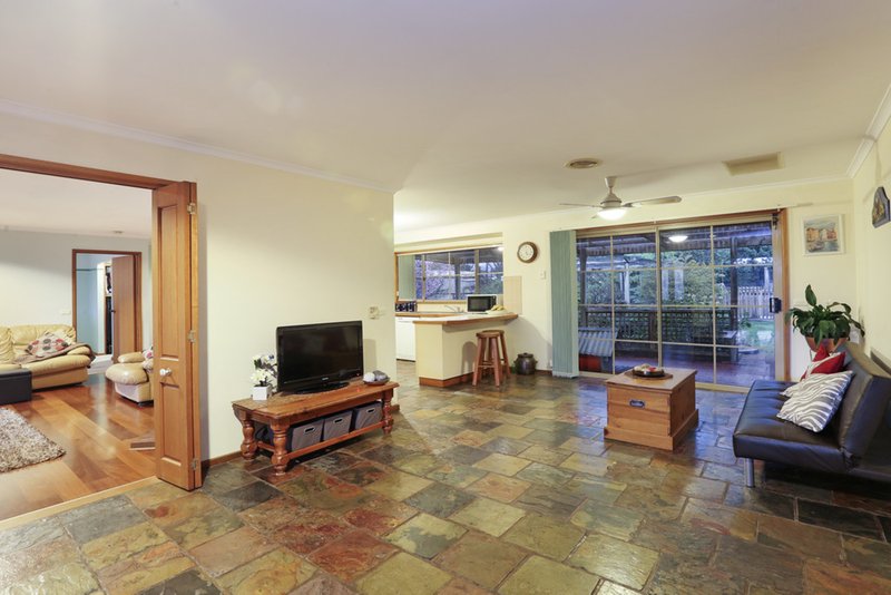 Photo - 70 Lockyers Road, Lara VIC 3212 - Image 7