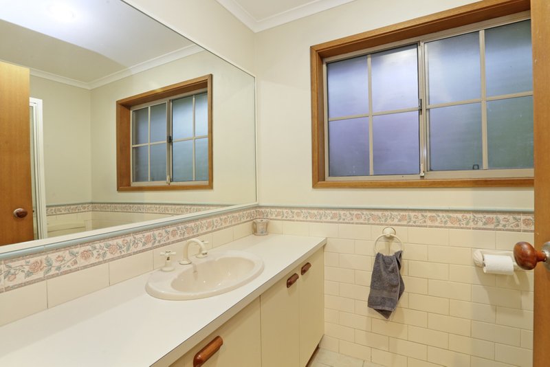 Photo - 70 Lockyers Road, Lara VIC 3212 - Image 13