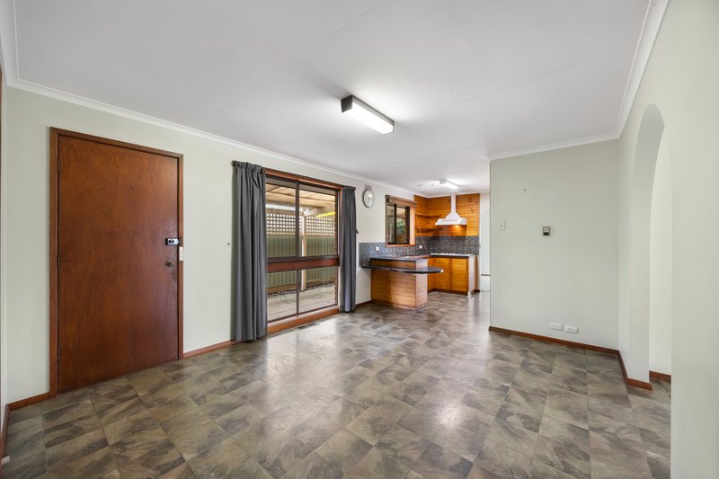 Photo - 70 Longley Street, Alfredton VIC 3350 - Image 4