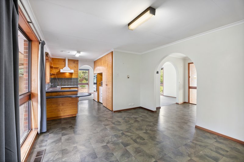 Photo - 70 Longley Street, Alfredton VIC 3350 - Image 5