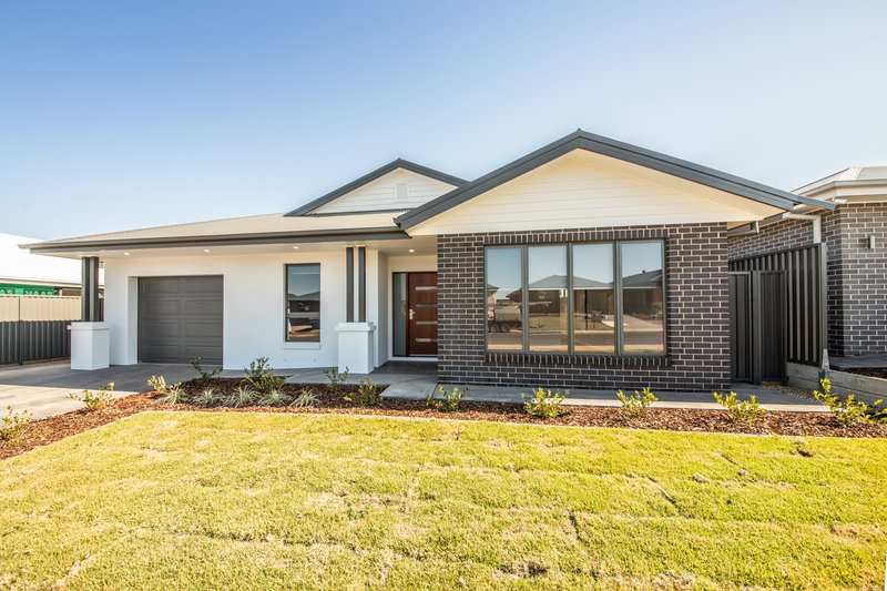 Photo - 70 Magnolia Boulevard, Dubbo NSW 2830 - Image 19