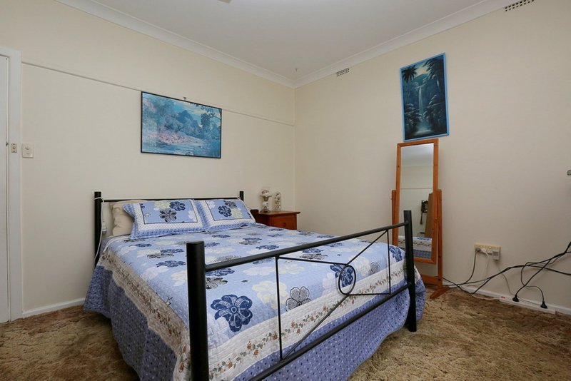 Photo - 70 Mcclean Street, Georges Hall NSW 2198 - Image 5