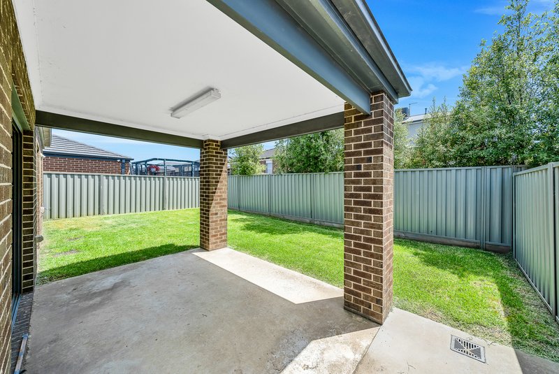 Photo - 70 Mcewan Drive, Cranbourne East VIC 3977 - Image 12