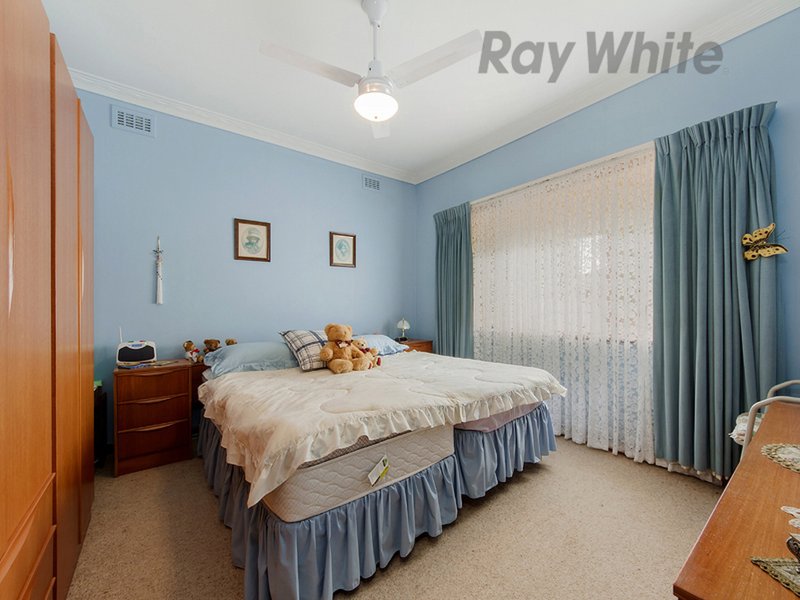 Photo - 70 Millawa Avenue, St Albans VIC 3021 - Image 5