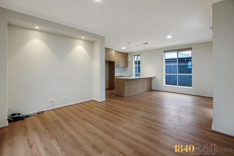 Photo - 70 Newton Boulevard, Munno Para SA 5115 - Image 3