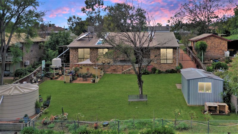 Photo - 70 Nowland Avenue, Quirindi NSW 2343 - Image 2