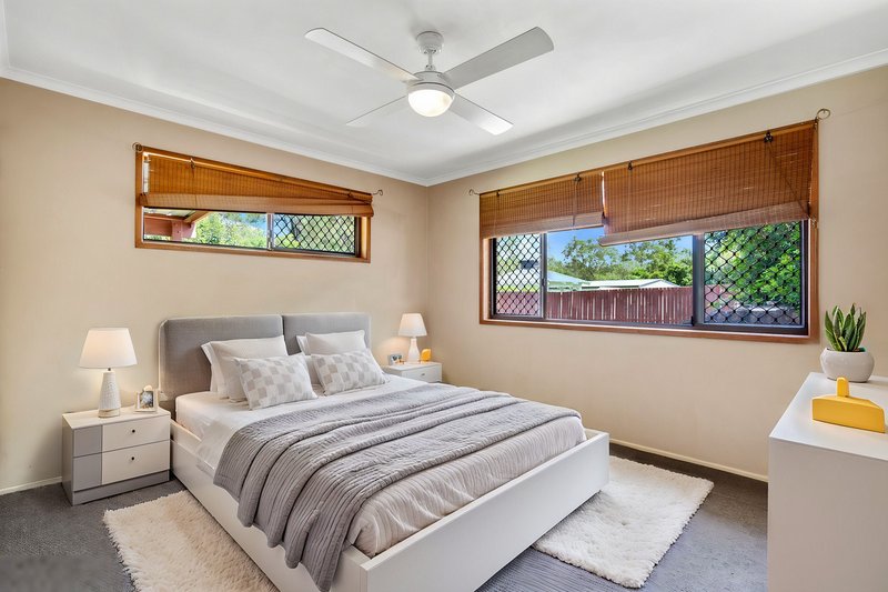 Photo - 70 Parkroyal Crescent, Regents Park QLD 4118 - Image 9