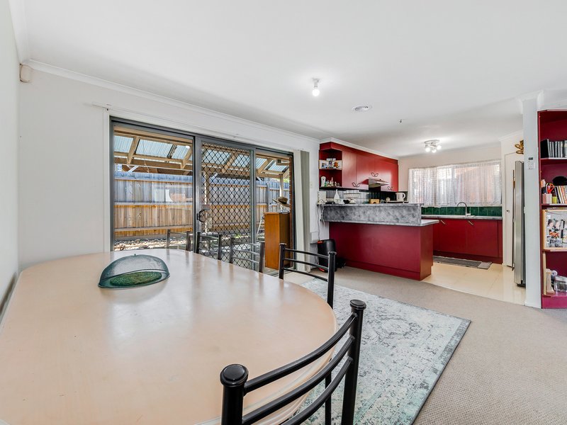 Photo - 70 Raisell Road, Cranbourne West VIC 3977 - Image 9