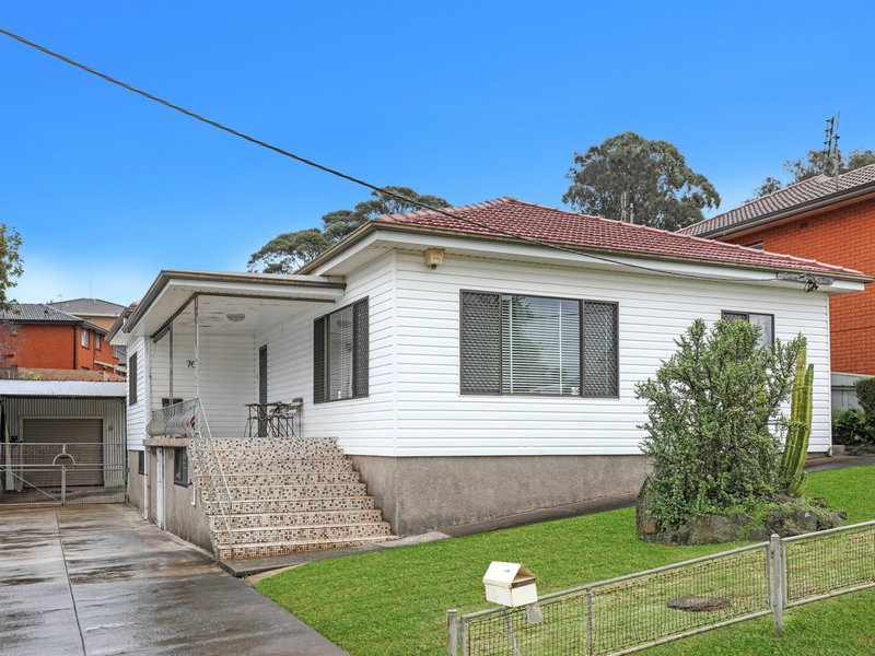 70 Ranchby Ave , Lake Heights NSW 2502