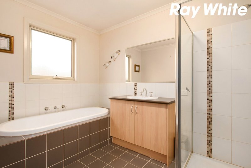 Photo - 70 Shearwater Drive, Pakenham VIC 3810 - Image 12