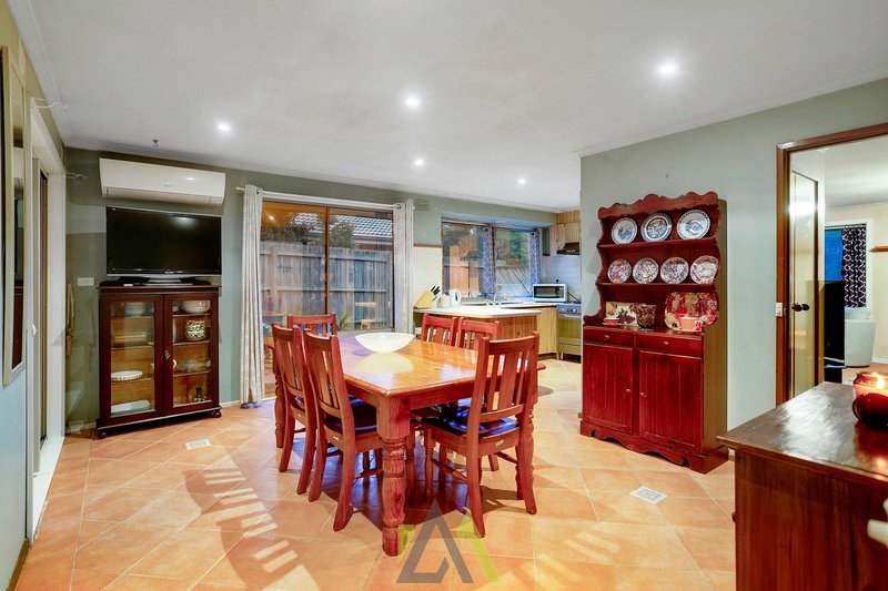 Photo - 70 Southgateway , Langwarrin VIC 3910 - Image 9