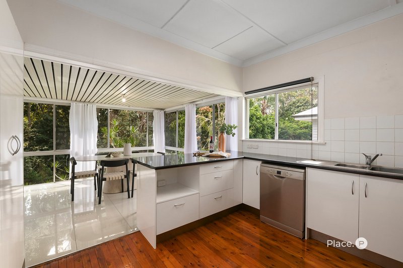 Photo - 70 Sunshine Avenue, Tarragindi QLD 4121 - Image 6