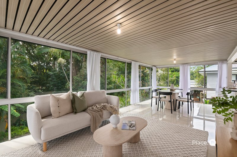 Photo - 70 Sunshine Avenue, Tarragindi QLD 4121 - Image 7