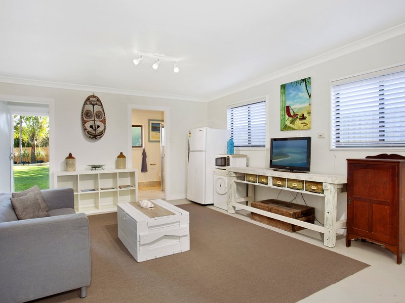 Photo - 70 Surfview Road, Mona Vale NSW 2103 - Image 6