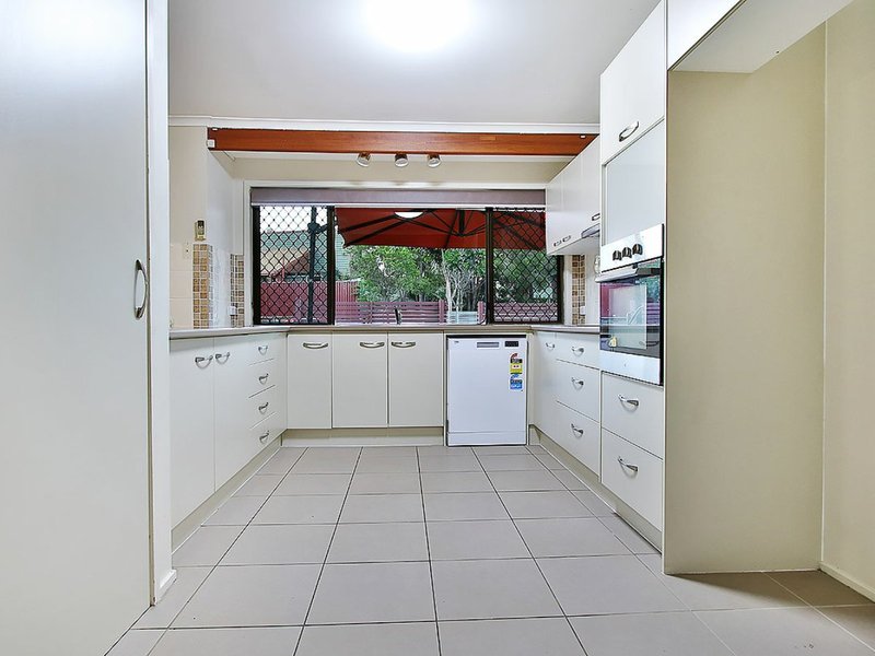 Photo - 70 Tekapo Street, Westlake QLD 4074 - Image 6