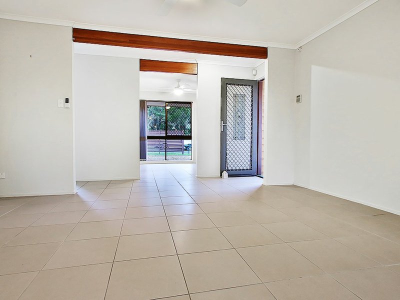 Photo - 70 Tekapo Street, Westlake QLD 4074 - Image 9