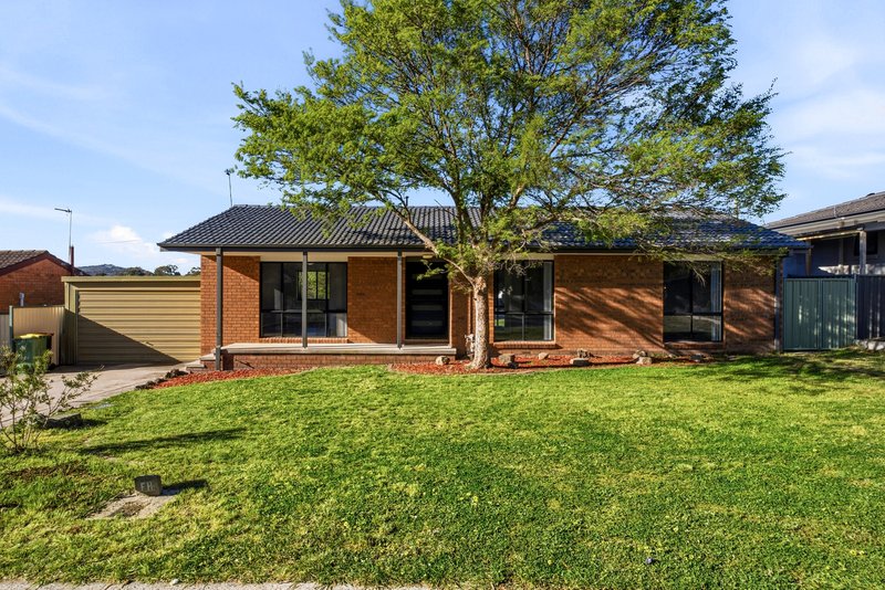 Photo - 70 Twamley Crescent, Richardson ACT 2905 - Image 2