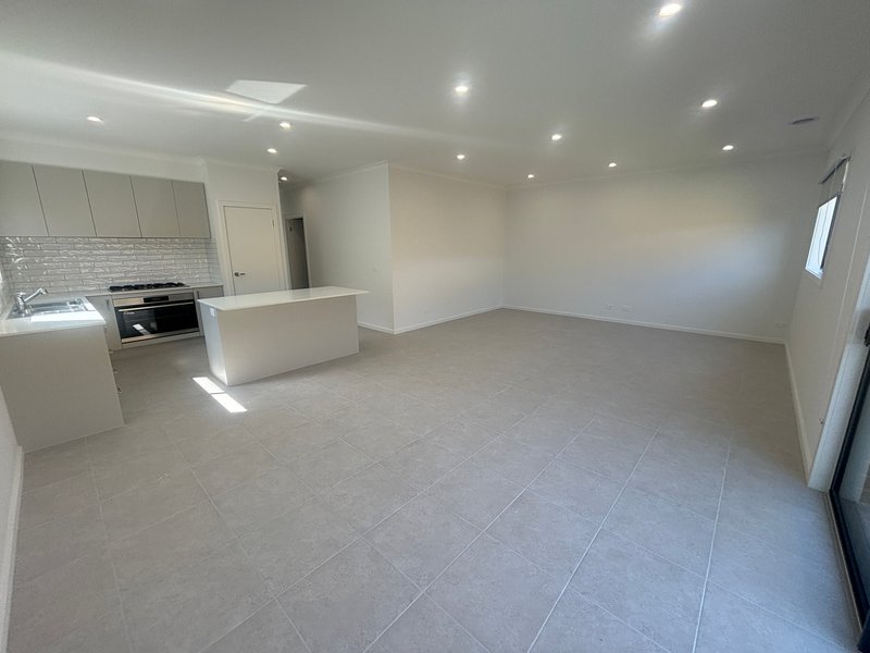 Photo - 70 Vestige Circuit, Tarneit VIC 3029 - Image 2