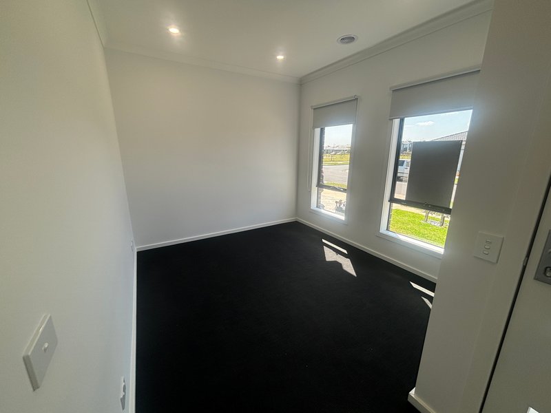 Photo - 70 Vestige Circuit, Tarneit VIC 3029 - Image 7