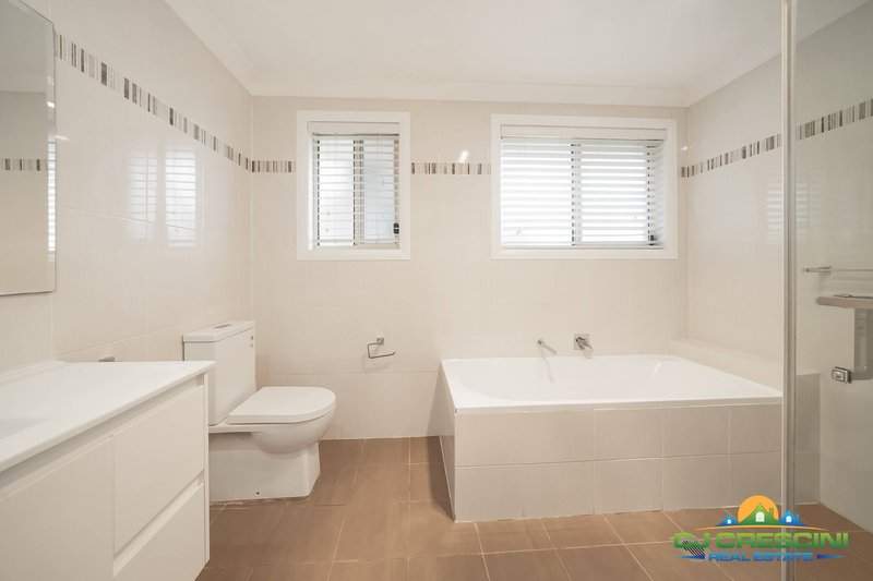 Photo - 70 Victoria Road, Macquarie Fields NSW 2564 - Image 5