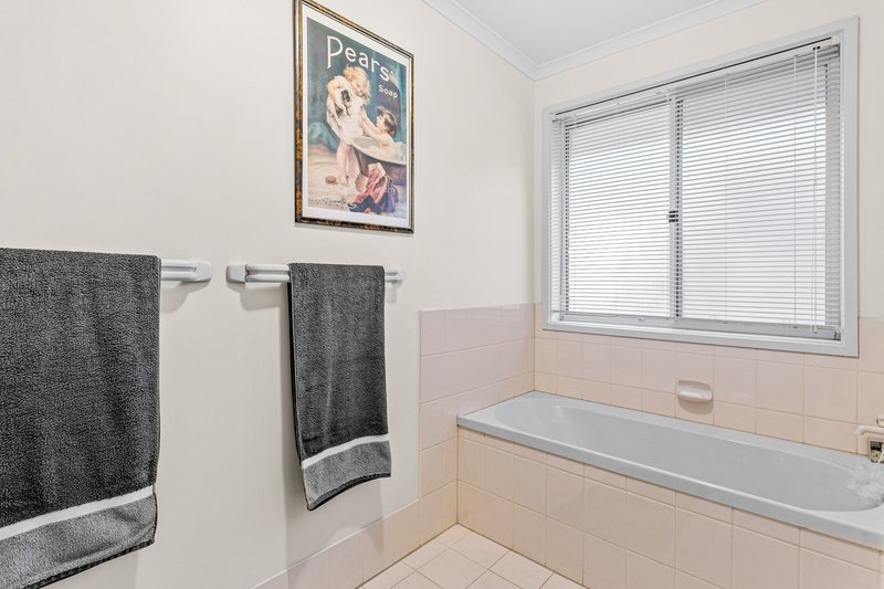 Photo - 70 Vincent Boulevard, Flagstaff Hill SA 5159 - Image 15