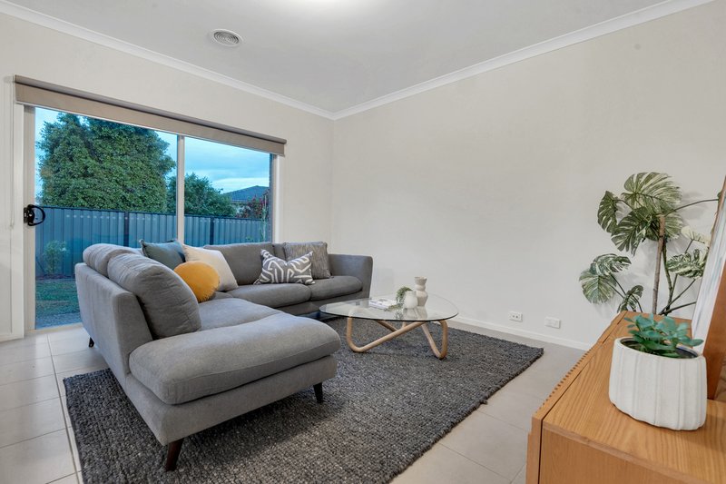 Photo - 70 Wattletree Street, Craigieburn VIC 3064 - Image 7