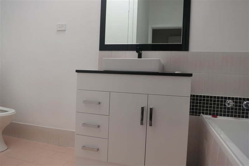 Photo - 70 Western Crescent, Blacktown NSW 2148 - Image 3