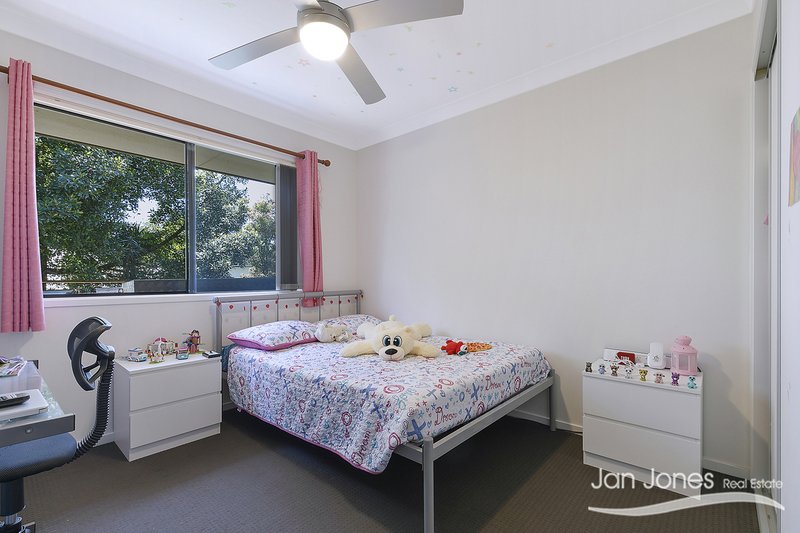 Photo - 70 Willowleaf Cct , Upper Caboolture QLD 4510 - Image 3