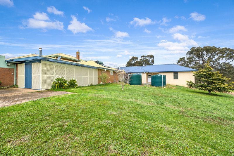 Photo - 70 Woodside Court, Eden Park VIC 3757 - Image 6