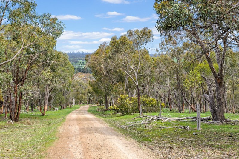 Photo - 70 Woodside Court, Eden Park VIC 3757 - Image 9