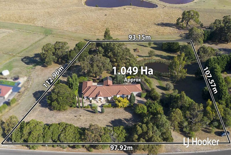 Photo - 700 Valley Drive, Hidden Valley VIC 3756 - Image 2