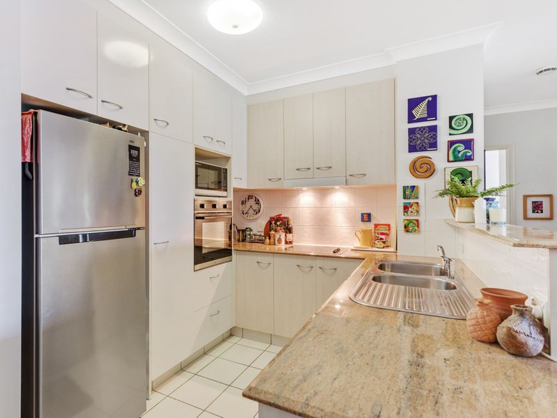 Photo - 7007 Phoenix Palms Drive, Hope Island QLD 4212 - Image 3