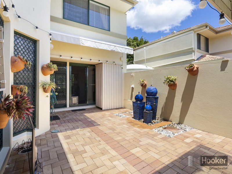 Photo - 70/100 Morala Avenue, Runaway Bay QLD 4216 - Image 10