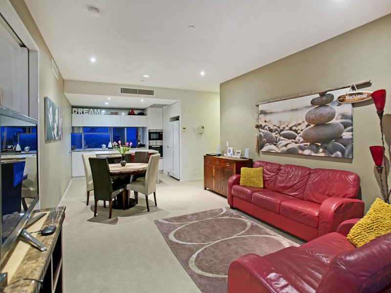 Photo - 701/1 Douglas Street 'Nirvana' , Coolangatta QLD 4225 - Image 6