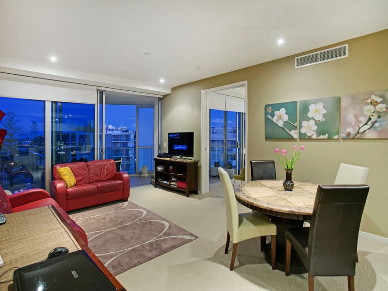 Photo - 701/1 Douglas Street 'Nirvana' , Coolangatta QLD 4225 - Image 7