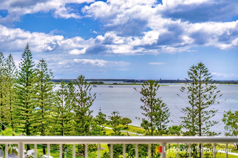 Photo - 701/182-192 Marine Parade, Labrador QLD 4215 - Image 13