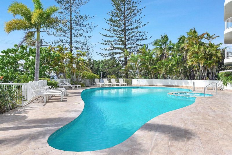 Photo - 701/182-192 Marine Parade, Labrador QLD 4215 - Image 16