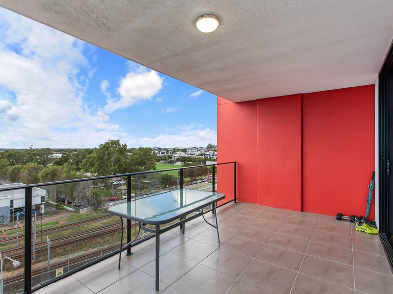 Photo - 701/27-33 Nundah Street, Nundah QLD 4012 - Image 8