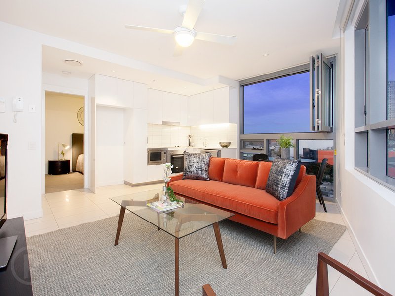 Photo - 701/338 Water Street, Fortitude Valley QLD 4006 - Image 1