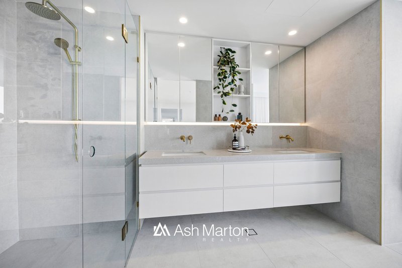 Photo - 702/1 Plowman Place, Frankston VIC 3199 - Image 9