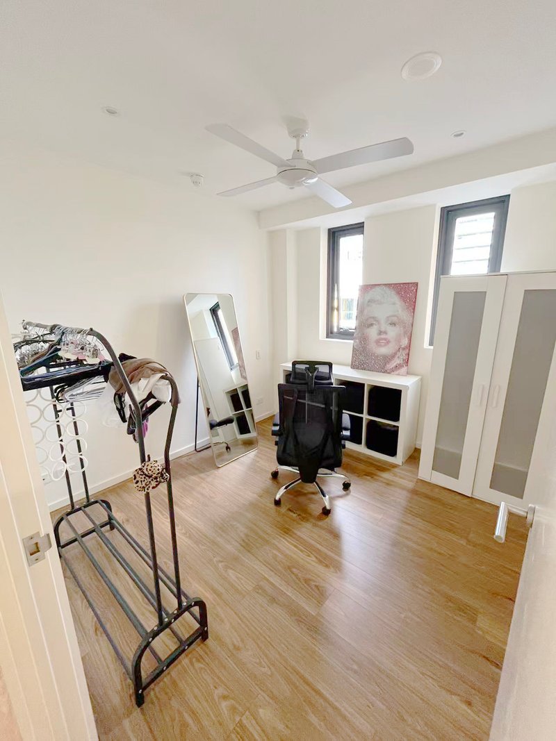 Photo - 702/10 Balfours Way, Adelaide SA 5000 - Image 5