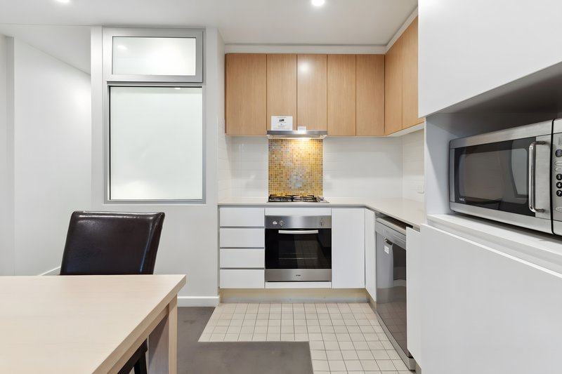 Photo - 702/185 Morphett Street, Adelaide SA 5000 - Image 4