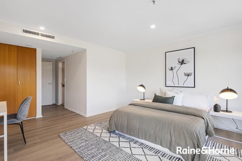 Photo - 702/28 Harbour Street, Sydney NSW 2000 - Image 9