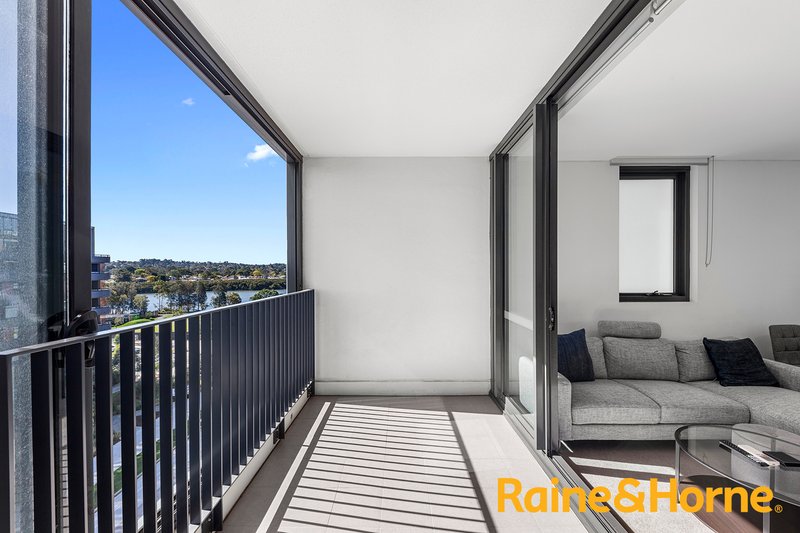 Photo - 702/55 Hill Road, Wentworth Point NSW 2127 - Image 3